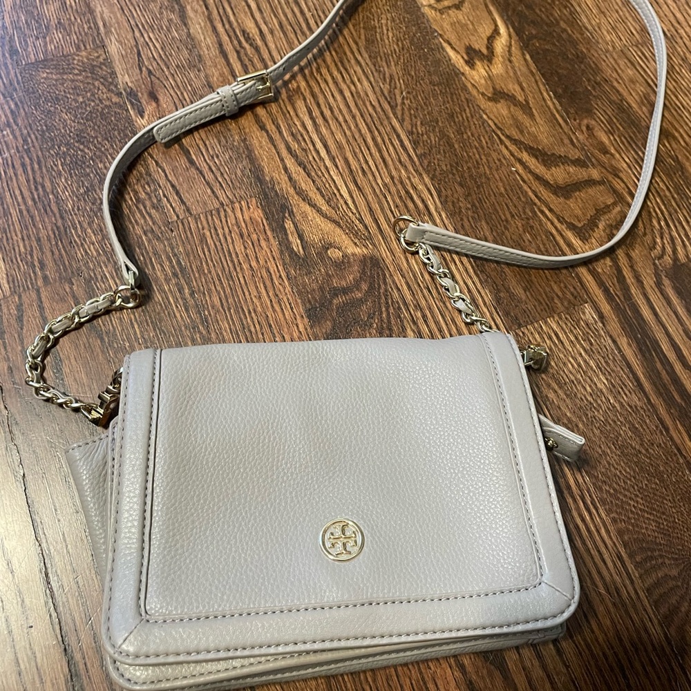 Tory Burch cross body bag Like New